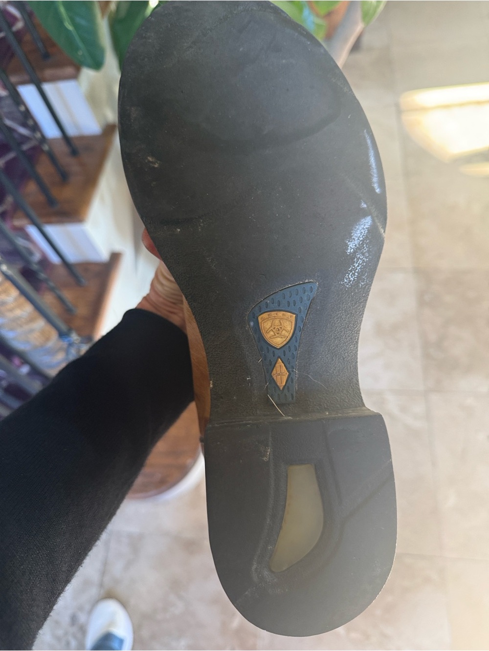 ARIAT smooth ostrich boots size 10. Good condition. - Picture 6 of 9